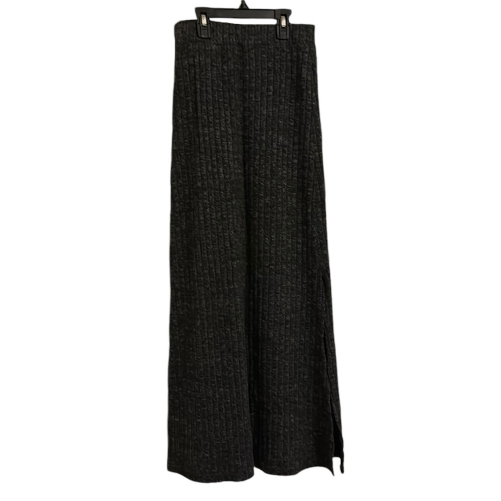 Long gray skirt with slit on the left side. From Shein.